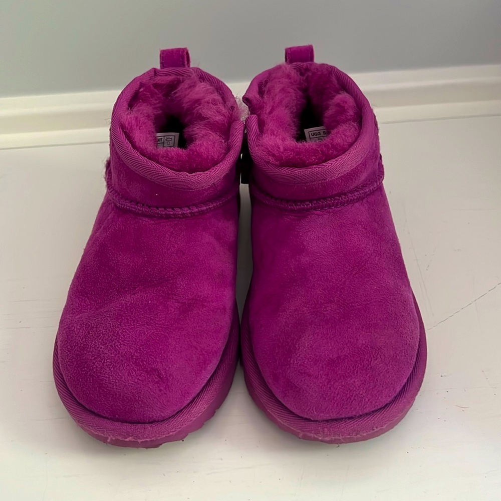 Fuschia (pink/purple) uggs